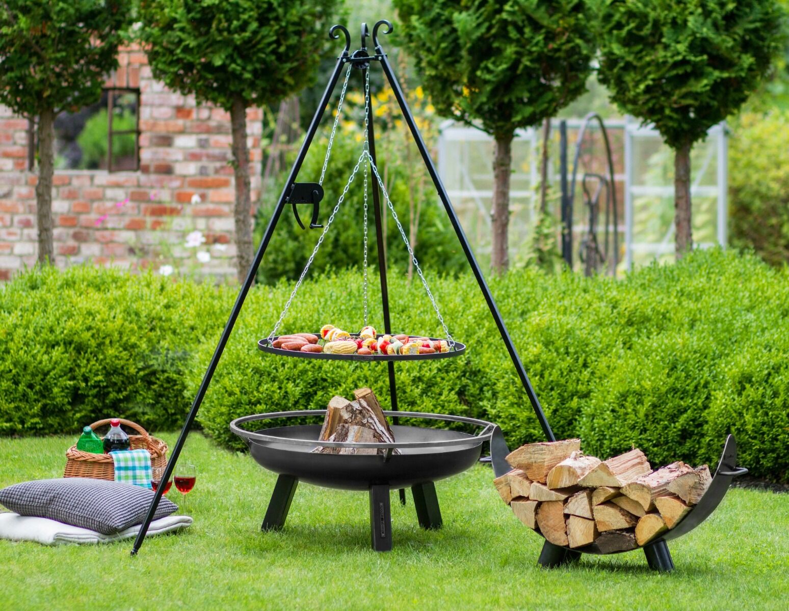 CookKing Driepoot - 180 cm - met grillrooster Ø80 cm - zwart staal CookKing Driepoot - 180 cm - met grillrooster Ø80 cm - zwart staal