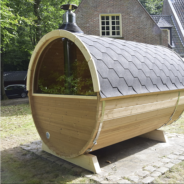Jaro & Jolie barrelsauna  400 cm (houtkachel en halfglas achterwand) - Thermowood - inclusief dakshingles en elzen vloer
