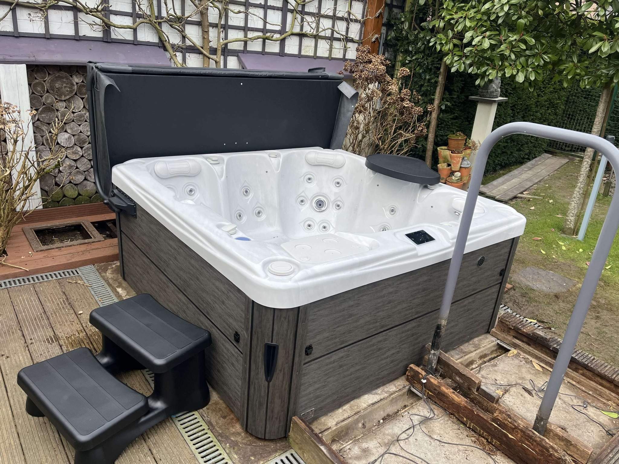Novum Oasis spa 6 black - 6 persoons Novum Oasis spa 6 black - 6 persoons