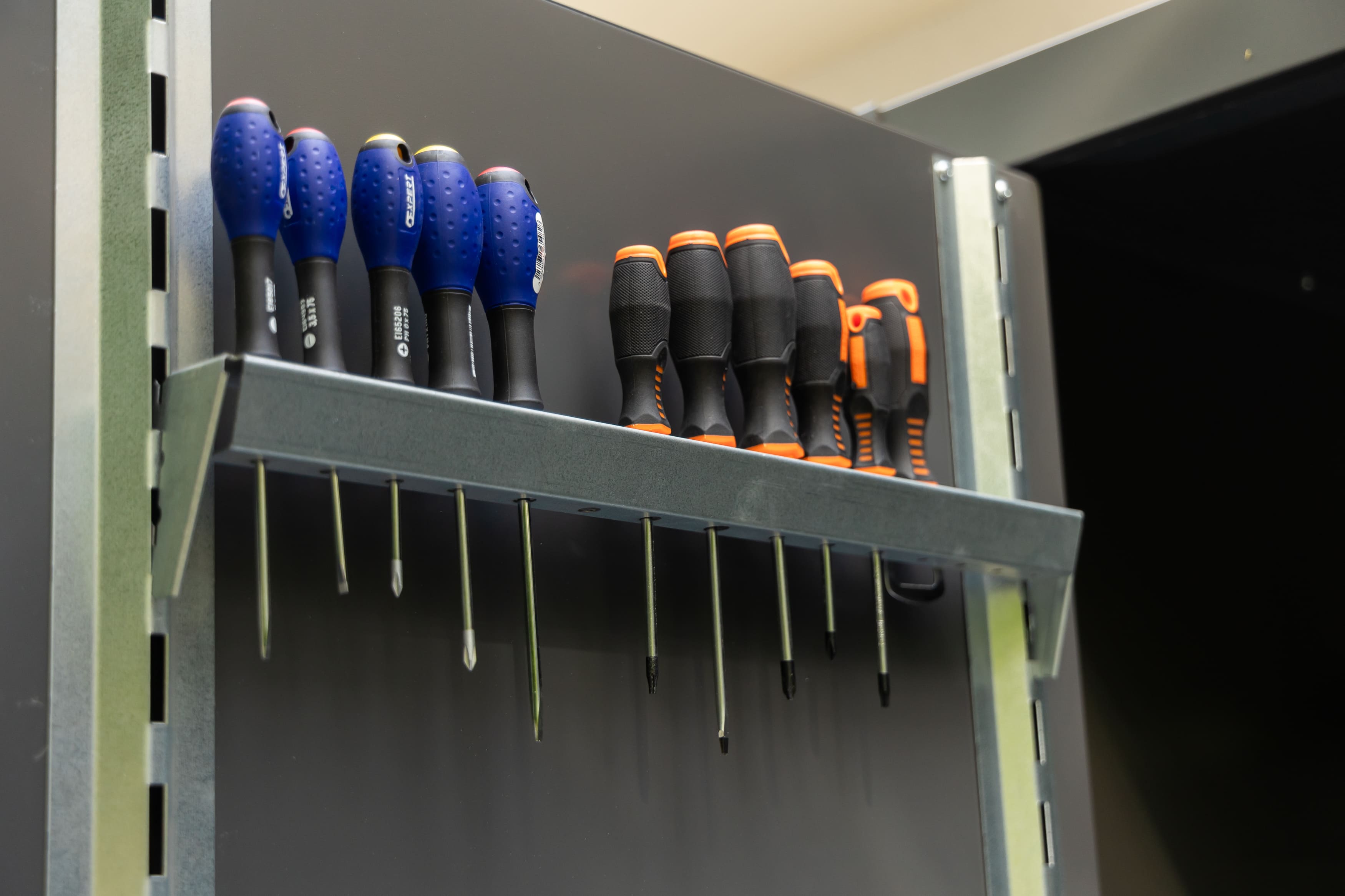 Telluria Giarmadio opbergkast - antraciet